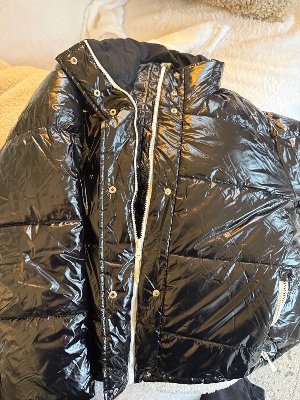 Women’s Loft - Lou $ Grey -Black Shiny Puffer Jacket - Casual Warmth